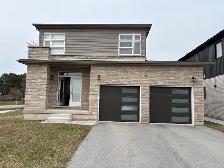 Modern & Bright Executive Home – Available for Rent!