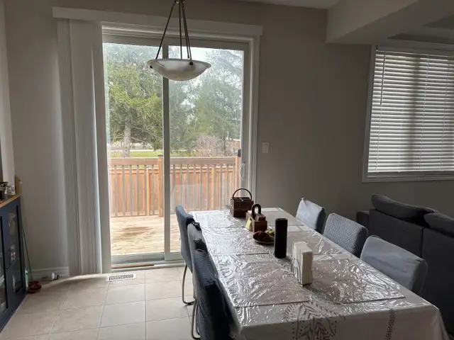 Modern & Bright Executive Home – Available for Rent! - Photo 3