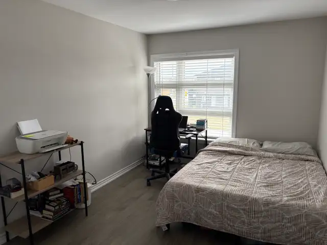 Modern & Bright Executive Home – Available for Rent! - Photo 5