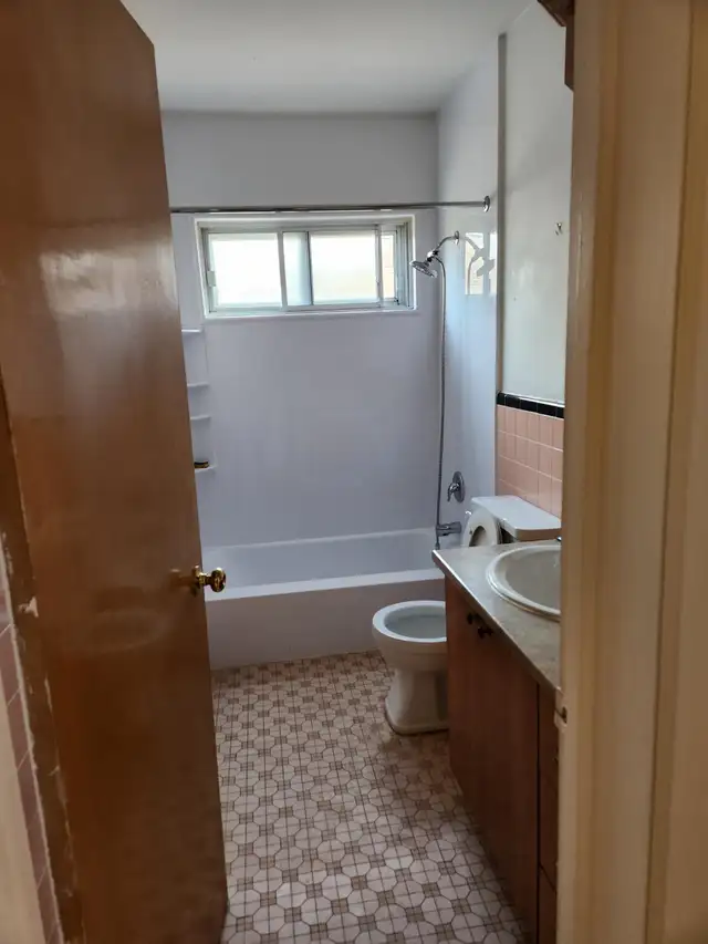 4 1/2 for Rent starting May 1st