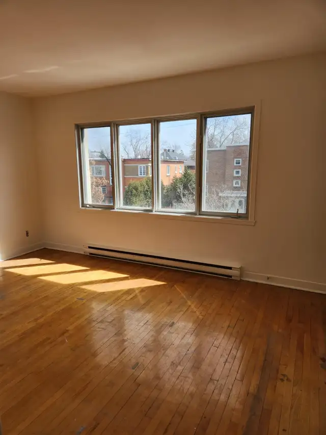 4 1/2 for Rent starting May 1st - Photo 2