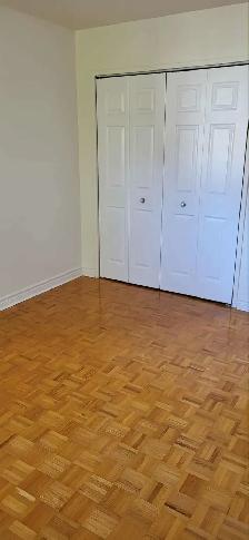 Gorgeous Two Bedroom Apartment Available  May 1st - Photo 7