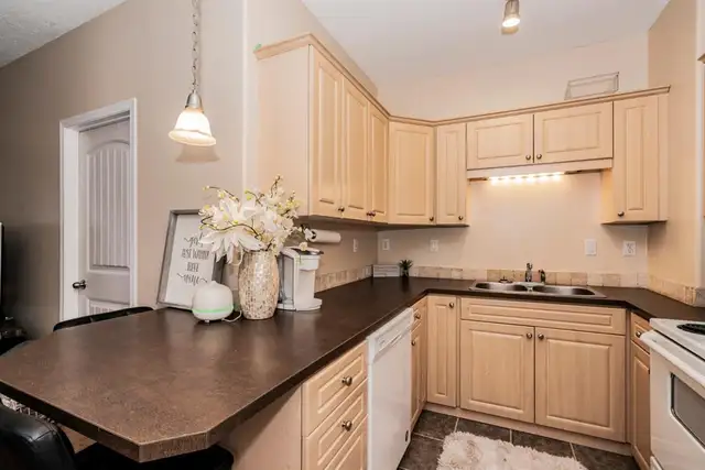 Furnished room in a 2 Bedroom apartment (Own bathroom) - Photo 5