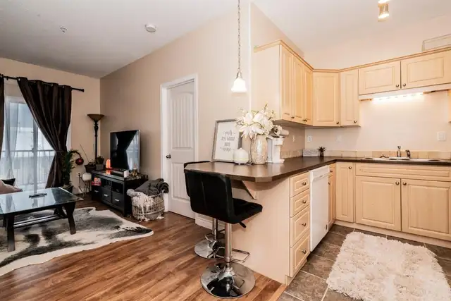 Furnished room in a 2 Bedroom apartment (Own bathroom) - Photo 6