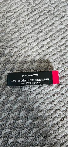Brand NEW Mac Lipstick shade 110 Full Fuchsia