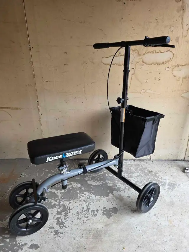 Knee Scooter with basket