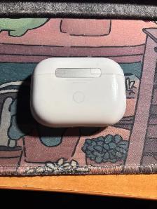 AirPods Pro 2nd Gen USB C (USED) - Photo 2