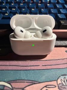 AirPods Pro 2nd Gen USB C (USED) - Photo 4