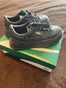 Brand New Puma Ladies shoes size 6