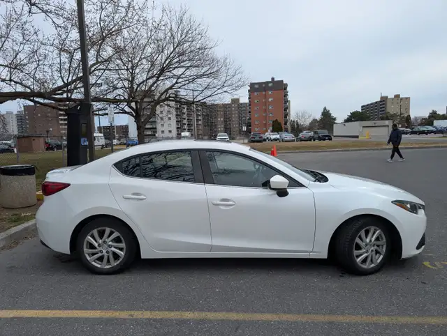 2014 Mazda3 GS-SKY Touring 6 speed (Manual) - Photo 4
