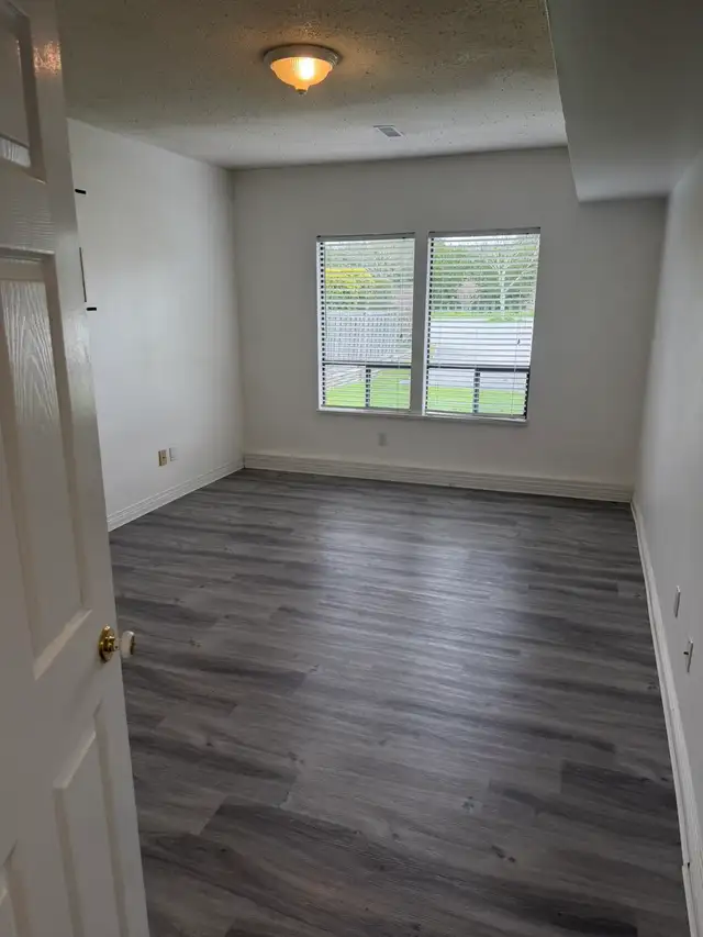 2 bedroom basement Richmond - Photo 7