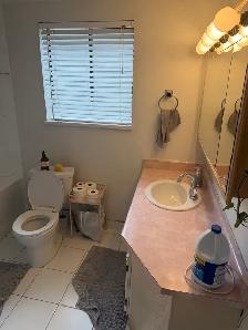 2 bedroom basement Richmond - Photo 8