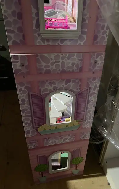 Maison de Barbie meublée avec accessoires inclus - Photo 2