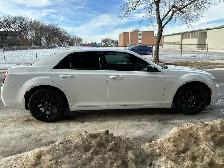 2018 Chrysler 300 3.6L V6 RWD For Sale. - Photo 4