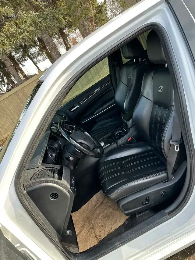 2018 Chrysler 300 3.6L V6 RWD For Sale. - Photo 10