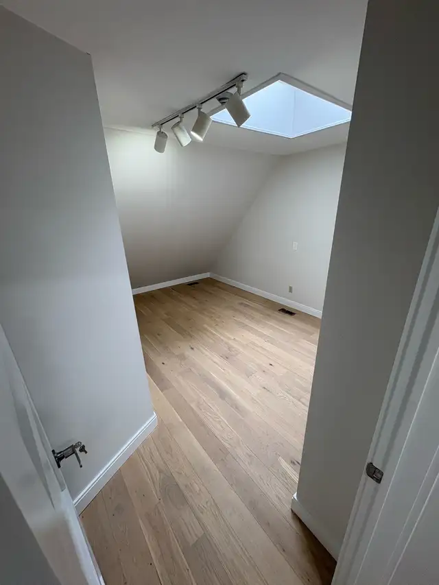 3 bdrm student apartment on TMU (Ryerson) Campus - Photo 5