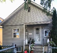 BASEMENT WITH FREE INTERNET (1 BED, 1 BATH)