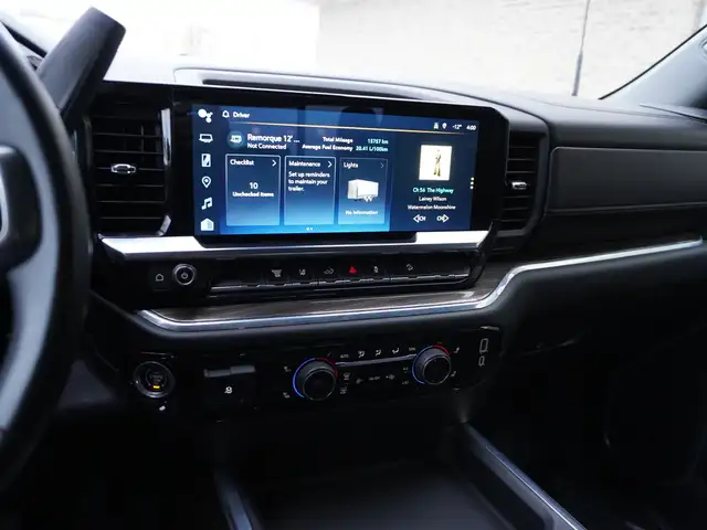 2024 Chevrolet SILVERADO 2500HD LOADED DURAMAX, BUCKETS/CONSOLE - Photo 2