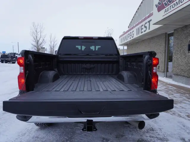 2024 Chevrolet SILVERADO 2500HD LOADED DURAMAX, BUCKETS/CONSOLE - Photo 14