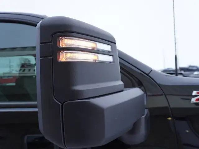 2024 Chevrolet SILVERADO 2500HD LOADED DURAMAX, BUCKETS/CONSOLE - Photo 21