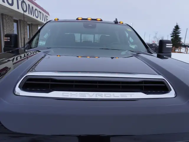 2024 Chevrolet SILVERADO 2500HD LOADED DURAMAX, BUCKETS/CONSOLE - Photo 23