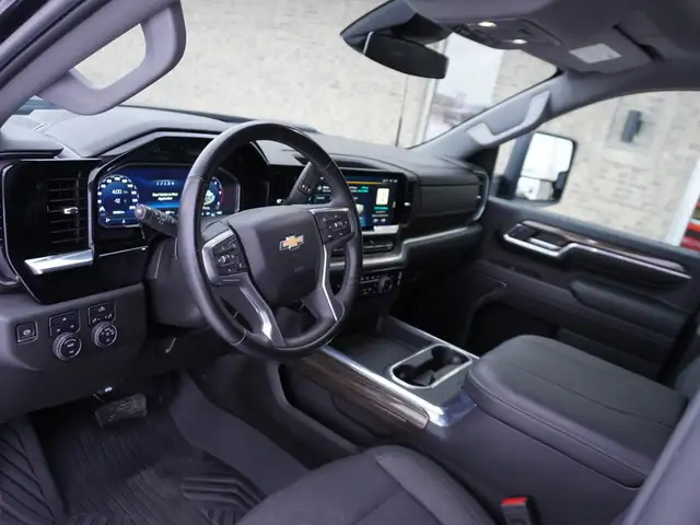 2024 Chevrolet SILVERADO 2500HD LOADED DURAMAX, BUCKETS/CONSOLE - Photo 25