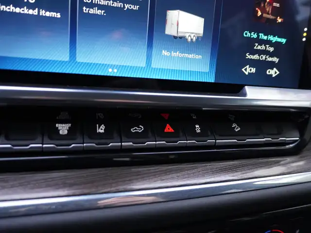 2024 Chevrolet SILVERADO 2500HD LOADED DURAMAX, BUCKETS/CONSOLE - Photo 35