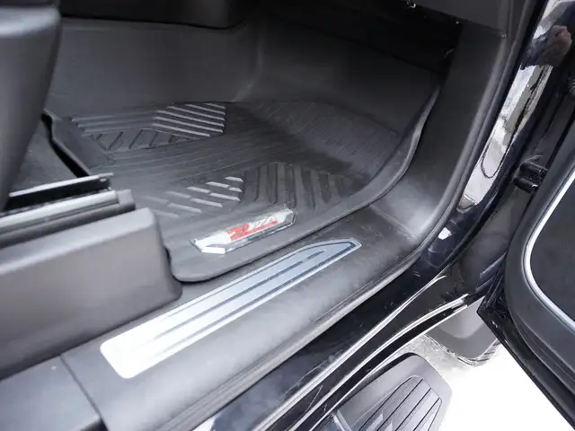 2024 Chevrolet SILVERADO 2500HD LOADED DURAMAX, BUCKETS/CONSOLE - Photo 40