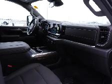 2024 Chevrolet SILVERADO 2500HD LOADED DURAMAX, BUCKETS/CONSOLE - Photo 41