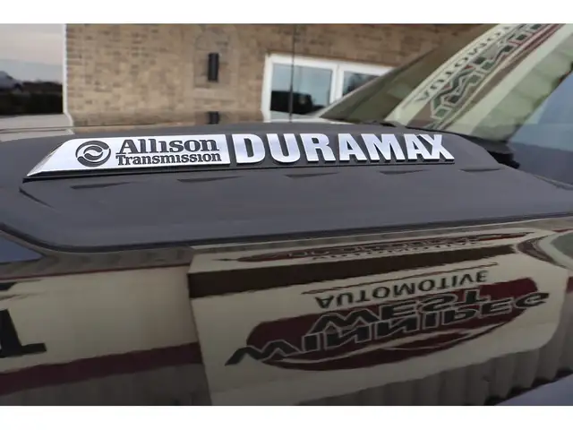 2024 Chevrolet SILVERADO 2500HD LOADED DURAMAX, BUCKETS/CONSOLE - Photo 49