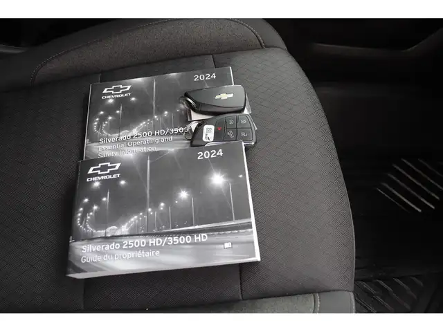 2024 Chevrolet SILVERADO 2500HD LOADED DURAMAX, BUCKETS/CONSOLE - Photo 50