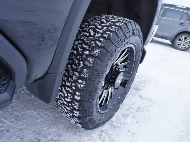2024 Chevrolet SILVERADO 2500HD LOADED DURAMAX, BUCKETS/CONSOLE - Photo 51