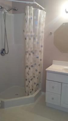 5 Bed 4 Bath 1900 Sq.Ft. Down Town Kelowna - Photo 5