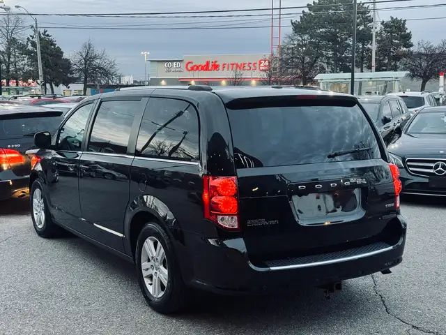 2018 Dodge Grand Caravan Crew - Photo 3