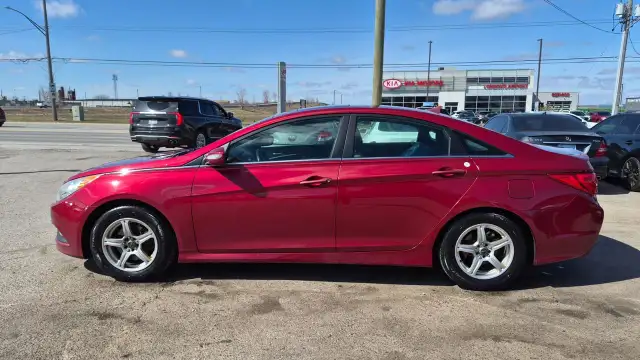 2014 Hyundai Sonata GLS, SEDAN, 2 SETS OF WHEELS, 4 CYL, CERTIFI - Photo 2