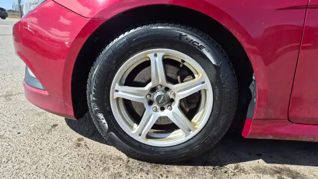 2014 Hyundai Sonata GLS, SEDAN, 2 SETS OF WHEELS, 4 CYL, CERTIFI - Photo 17