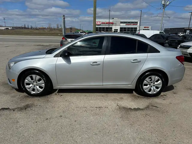 2014 Chevrolet Cruze 2LS, SEDAN, 4 CYL, AUTO, GREAT ON FUEL, CER - Photo 2