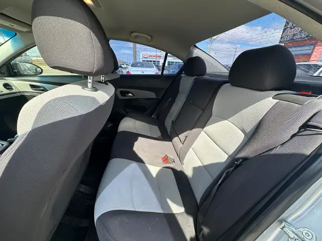 2014 Chevrolet Cruze 2LS, SEDAN, 4 CYL, AUTO, GREAT ON FUEL, CER - Photo 10