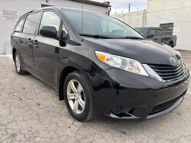 2011 Toyota Sienna LE