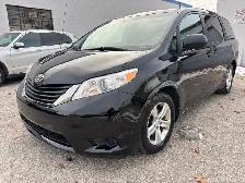 2011 Toyota Sienna LE - Photo 2