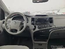 2011 Toyota Sienna LE - Photo 6