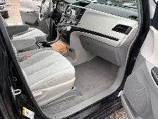 2011 Toyota Sienna LE - Photo 16