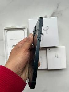 iPhone 13 128gb 70% battery Airpods/Fast Charger/Delivery - Photo 4