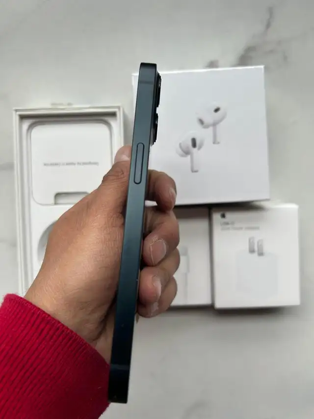 iPhone 13 128gb 70% battery Airpods/Fast Charger/Delivery - Photo 5