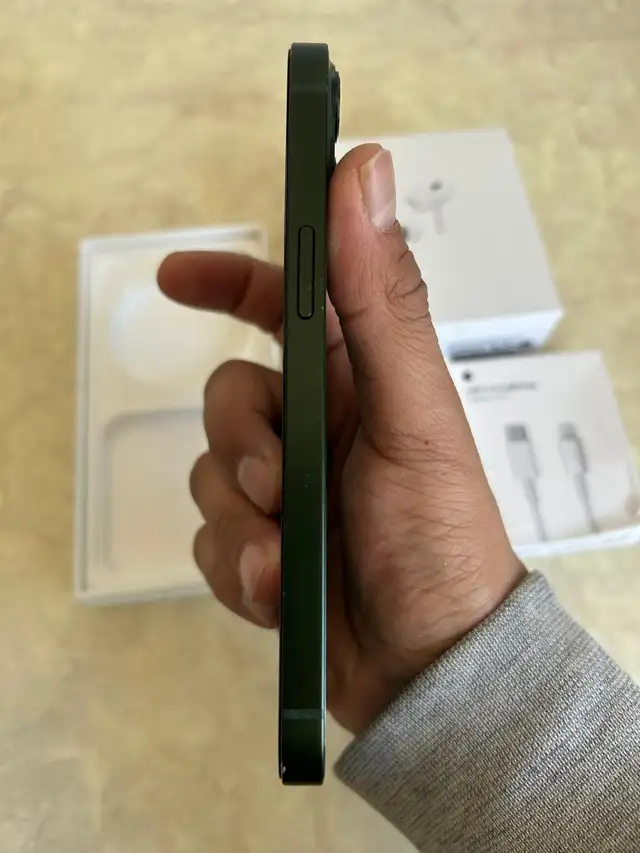 iPhone 13 128gb Airpods/Fast Charger/Delivery - Photo 3