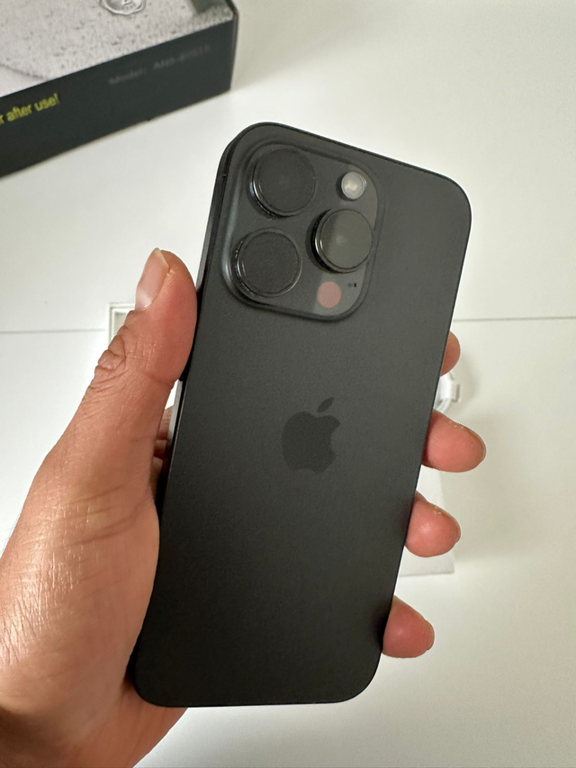 iPhone 15 Pro 256GB AirPods/Fast Charger/Delivery - Photo 3