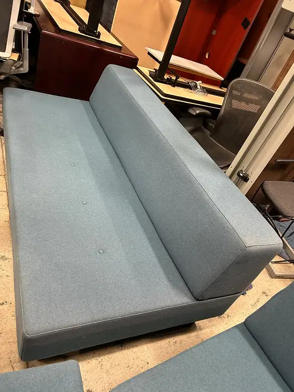 3-Seater Sofa – Comfortable, Stylish & Spacious | Call us now! - Photo 2