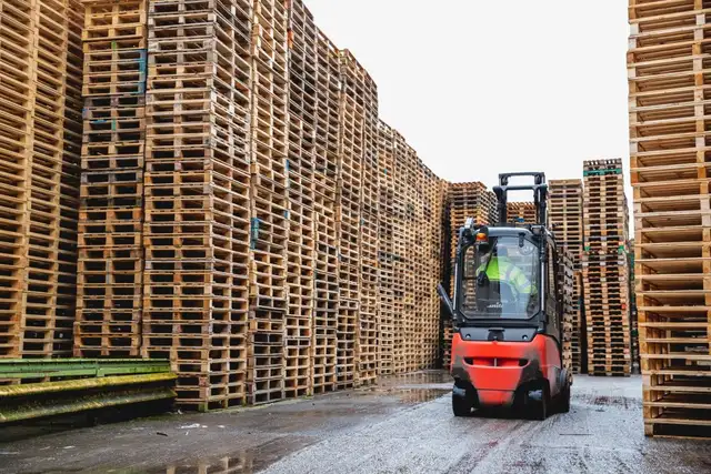 New & Recycled Wood Pallets at LOW prices - delivery or pick-up!