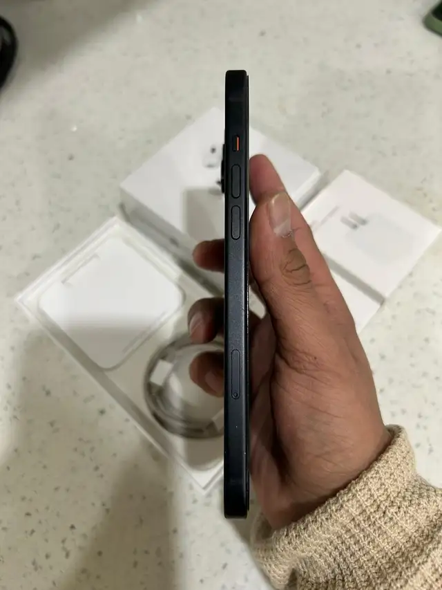 iPhone 15 Plus 256GB AirPods Pkg/Delivery - Photo 3