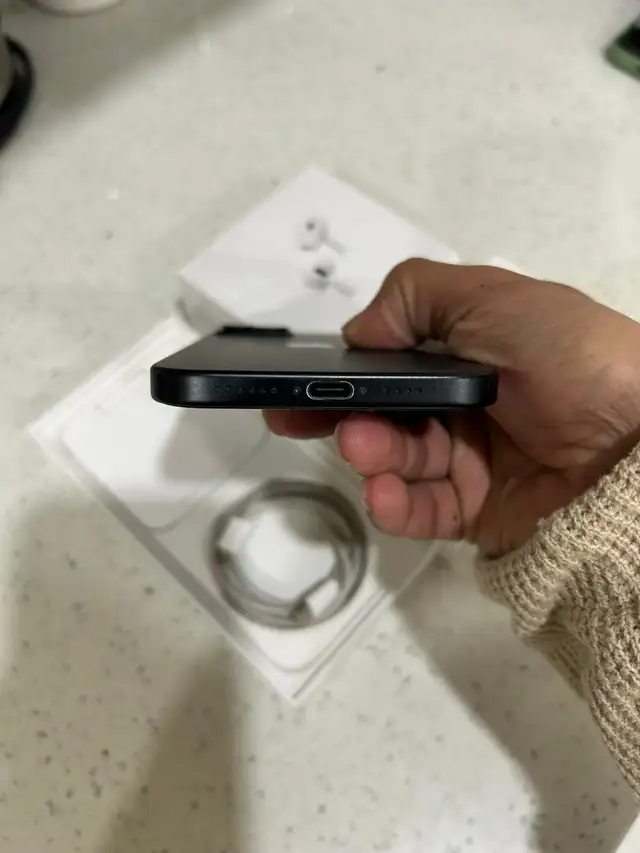 iPhone 15 Plus 256GB AirPods Pkg/Delivery - Photo 7